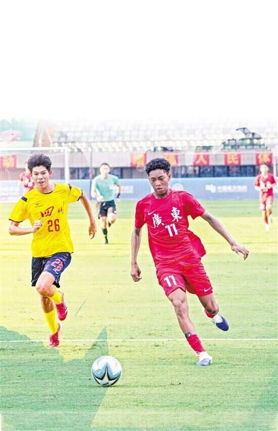 bob半岛体育官网-足球之乡 小将争锋