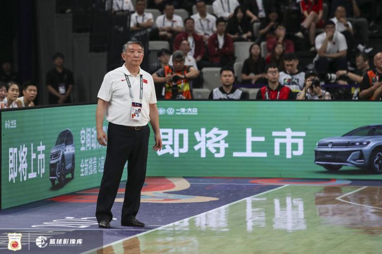 bob半岛体育官方网站-宫鲁鸣：现在的年轻球员运球突破还行但传球不行 这是最大短板